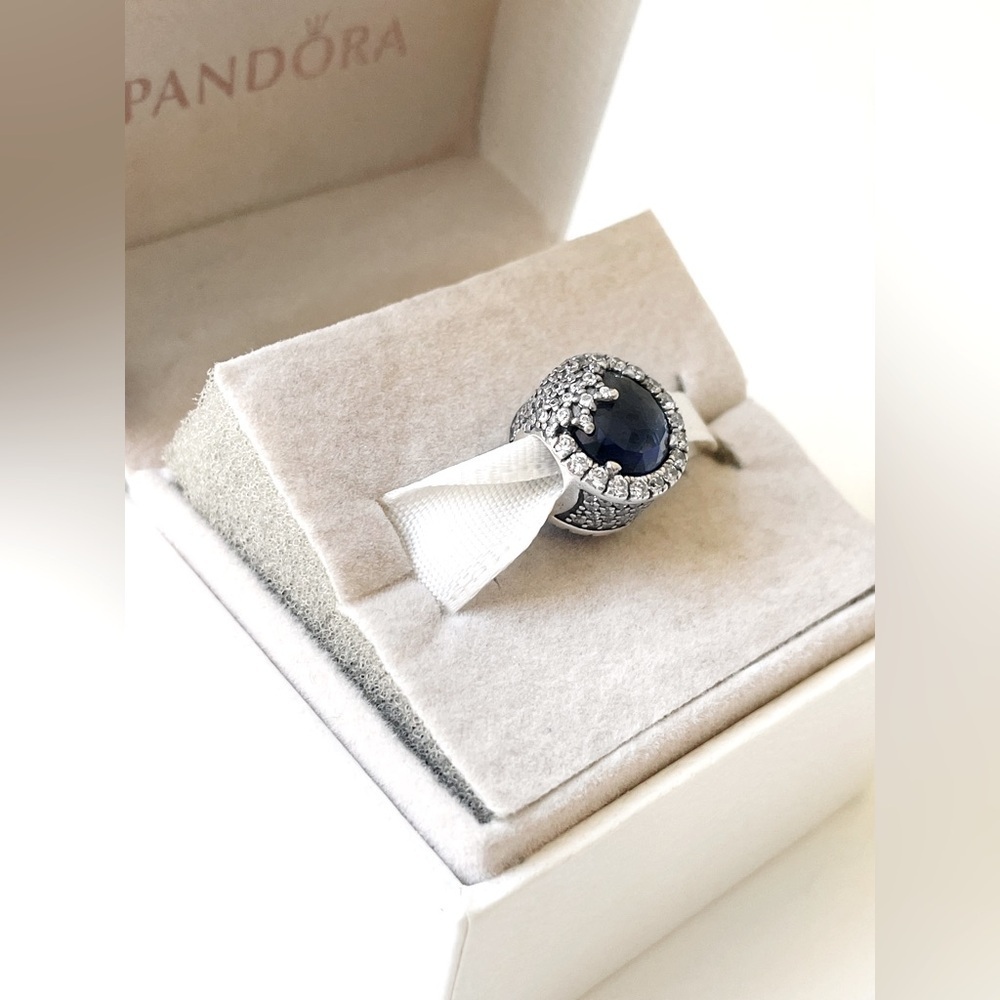 Pandora Dazzling Snowflake Charm | Retired - Picture 2 of 4